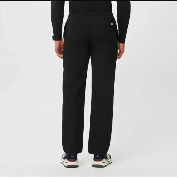 Figs men's black scrub set (large top/medium bottoms) - Picture 7 of 16